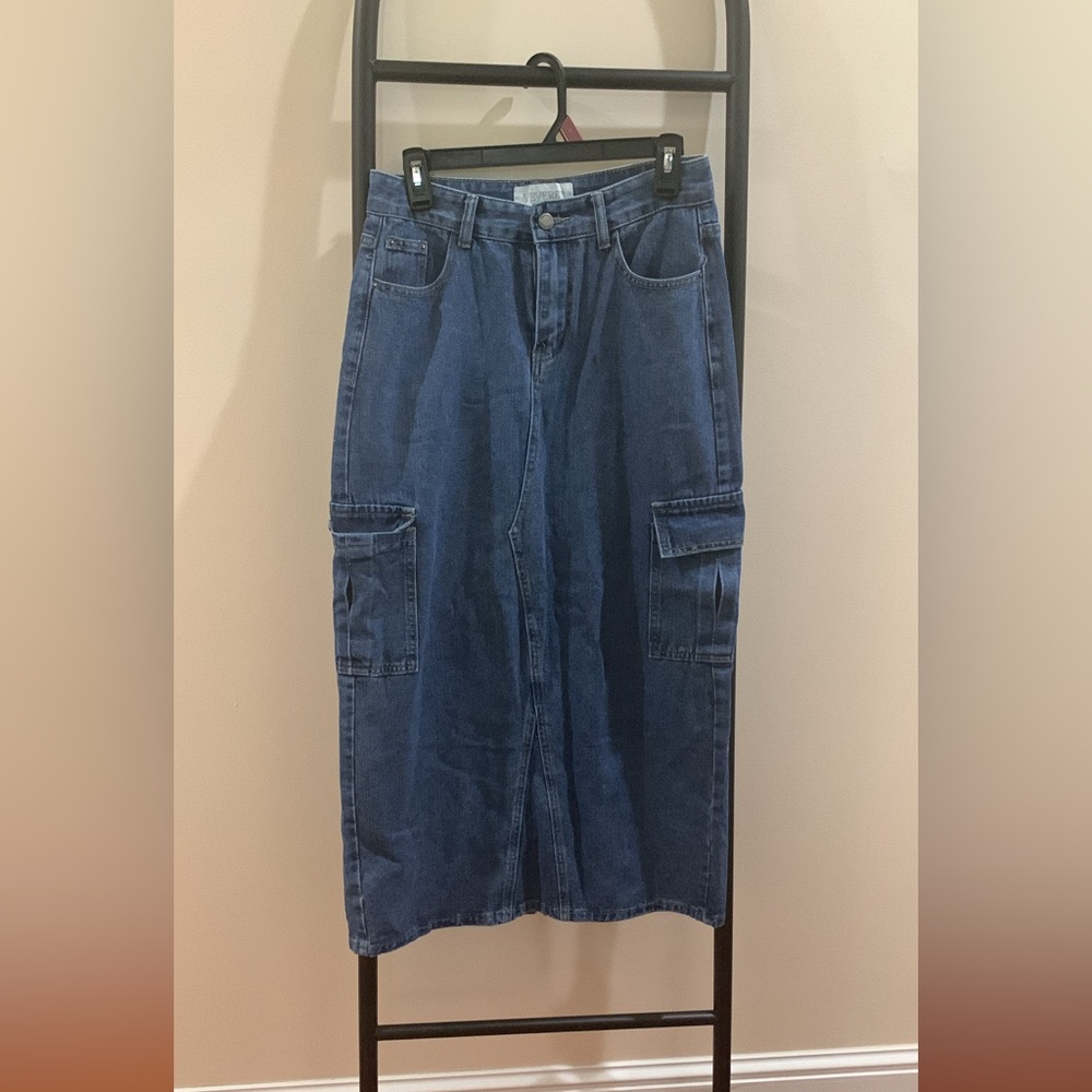 Veveret Skirt